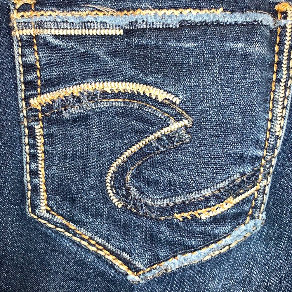 Super comfy Silver jeans, cropped fit!